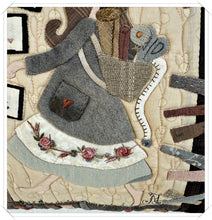 Load image into Gallery viewer, Happy Quilter´s bag - Paper pattern, Quilted tote bag, Appliqué bag, Large project bag for Quilters