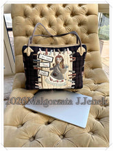 Load image into Gallery viewer, Happy Quilter´s bag - Paper pattern, Quilted tote bag, Appliqué bag, Large project bag for Quilters