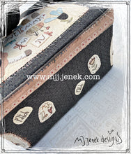 Load image into Gallery viewer, Alice in Wonderland - sewing collection - Quilt pattern by MJJ - four (4) Projects