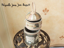 Load image into Gallery viewer, Thimbles & Threads - round box, pattern by MJJ