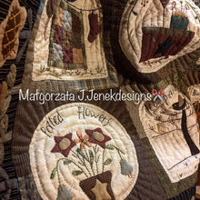 Load image into Gallery viewer, Mary's Farmhouse – wall hanging quilt - MJJ quilt pattern