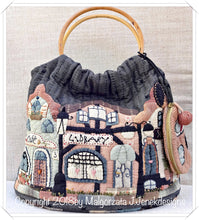 Load image into Gallery viewer, Old Townhouses bag - 2 projects in 1 - MJJ quilt pattern for bag