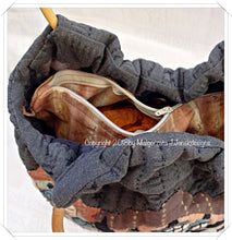 Load image into Gallery viewer, Old Townhouses bag - 2 projects in 1 - MJJ quilt pattern for bag