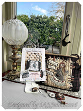 Load image into Gallery viewer, Happy Quilter´s bag - Paper pattern, Quilted tote bag, Appliqué bag, Large project bag for Quilters
