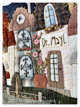 Cargar imagen en el visor de la galería, Peaceful Street - patrón de edredón de M.J.Jenek
