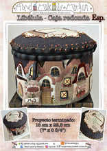 Load image into Gallery viewer, Dragonfly - round box - paper pattern
