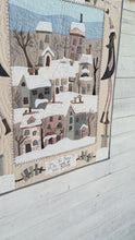 Laden und Abspielen von Videos im Galerie-Viewer, Die Winterhäuschen – Schnittmuster für einen Papierquilt, Winter-Applikations-Wandquilt, Schnittmuster für einen Häuschen-Quilt

