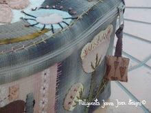 Carica l&#39;immagine nel visualizzatore di Gallery, My Sewing Room – half round box -  MJJ quilt pattern for  sewing box
