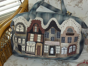 The Dutch Townhouses bag & iPhone cozy -  MJJ quilt pattern for bag