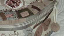 Afbeelding in Gallery-weergave laden, Ficus carica – half round sewing box - MJJ quilt pattern
